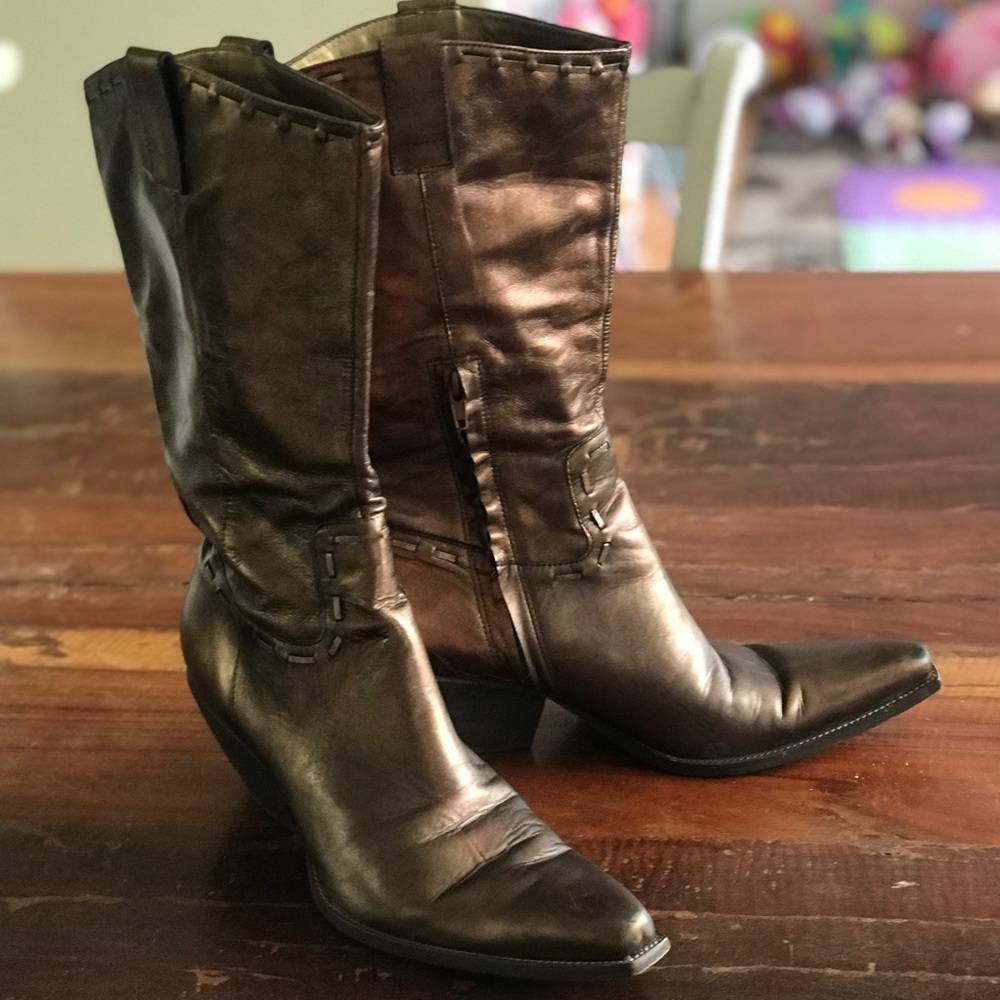 BCBG metallic bronze cowboy boots🔥